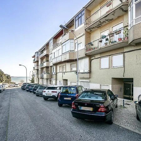 Whome Peaceful Family Away From Noise Apartment Algés